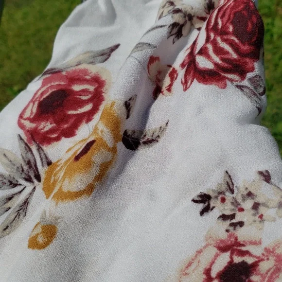 TORRID Ivory rose print DRESS On/Off shoulder, Ruched top. SIZE 1 EUC - Picture 11 of 12